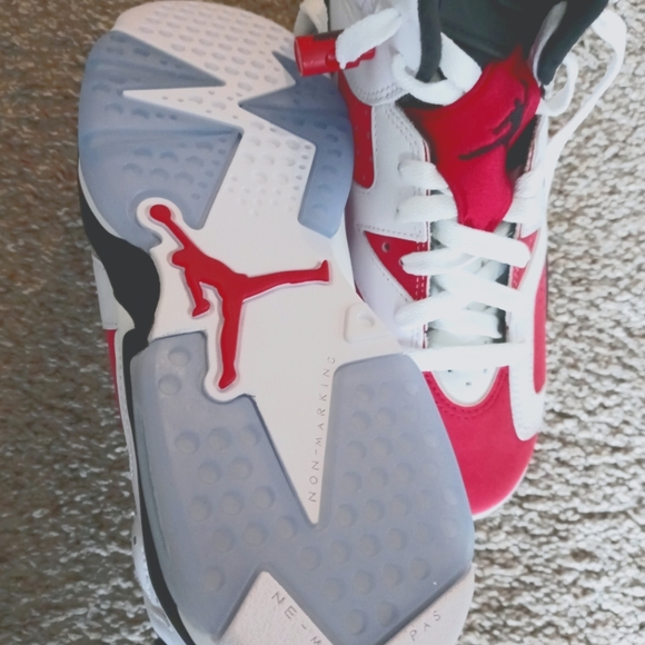 Jordan Sneakers - Picture 2 of 3